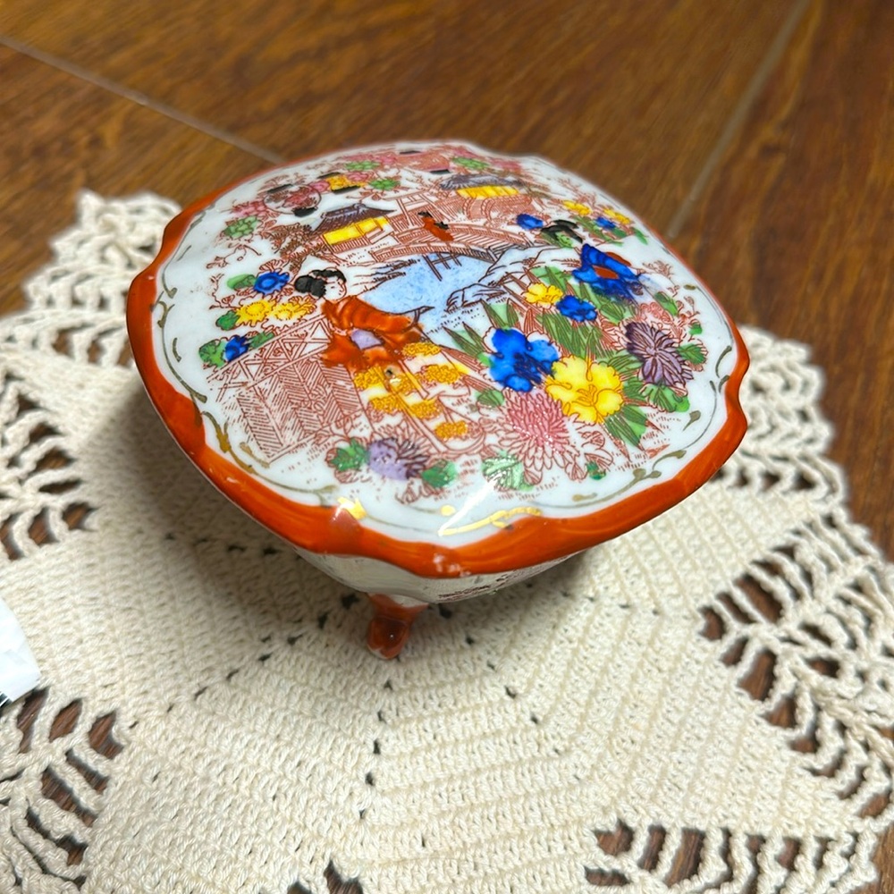 Glass trinket dish